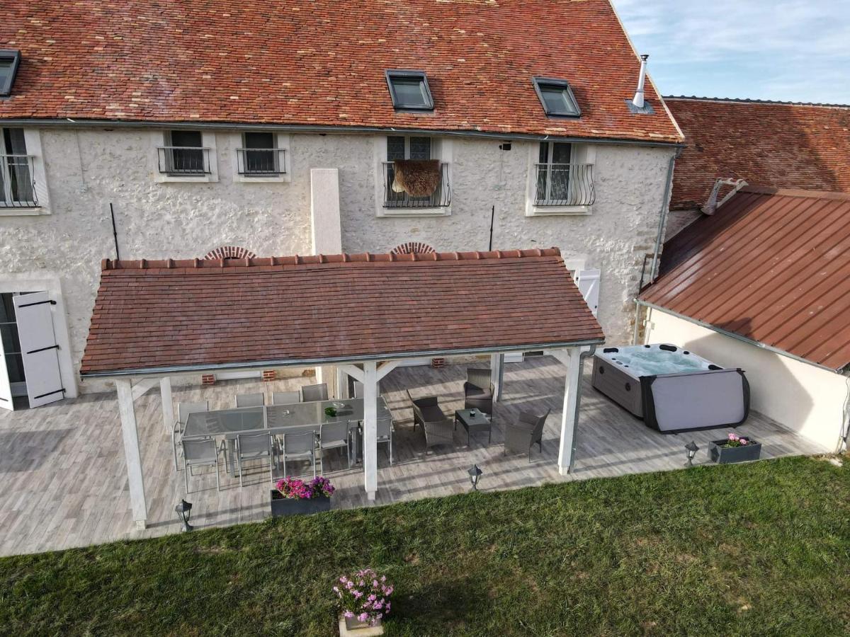 Chambre d'hôtes Le Domaine des Hirondelles Champcenest Exterior foto