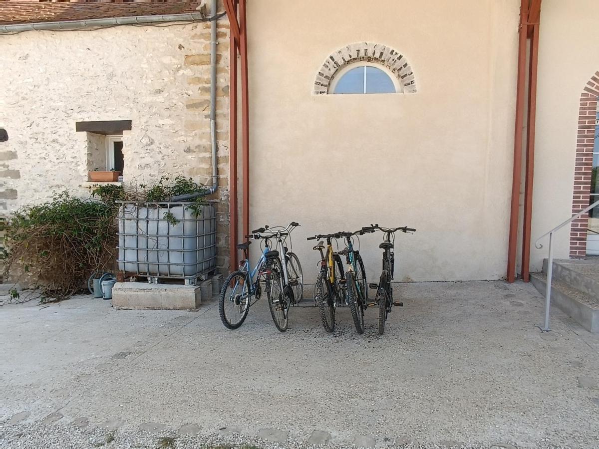 Chambre d'hôtes Le Domaine des Hirondelles Champcenest Exterior foto